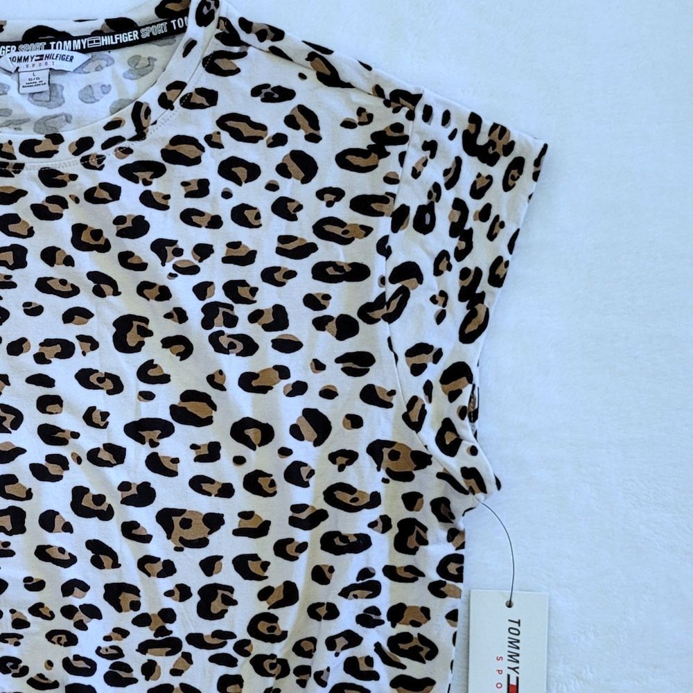 ✨️HP✨️ Tommy Hilfiger Sport🤾‍♀️ Leopard🐆 Print Top - NWT - Picture 7 of 15